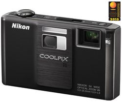 NIKON Coolpix  S1000pj čierny ónyx + Kompaktné kožené puzdro Pix 11 x 3,5 x 8 cm + Pamäťová karta SDHC 16 GB