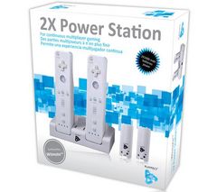 PLAYFECT 2X Power Station for Wiimote [WII] + Nunchuk ovládač [WII] + Wiimote (diaľkové ovládanie Wii Remote) [WII] + Silikónové ochranné puzdro pre Wiimote kompatibilné s Wii Motion+ [WII] + Silikónové puzdro pre Nunchuk [WII]