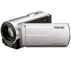 SONY Videokamera DCR-SX73 strieborná + Čítačka kariet 1000 & 1 USB 2.0 + Pamäťová karta SDHC 4 GB